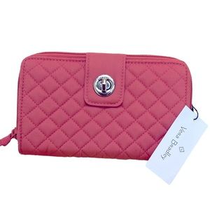 NWT Vera Bradley wallet , Never  used ,coral color.quilted